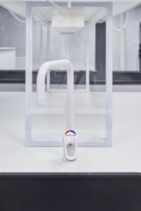 Valkoinen vesihana / White water tap