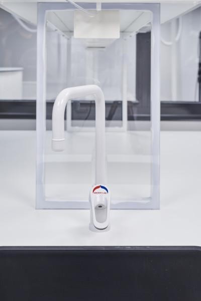 Valkoinen vesihana / White water tap